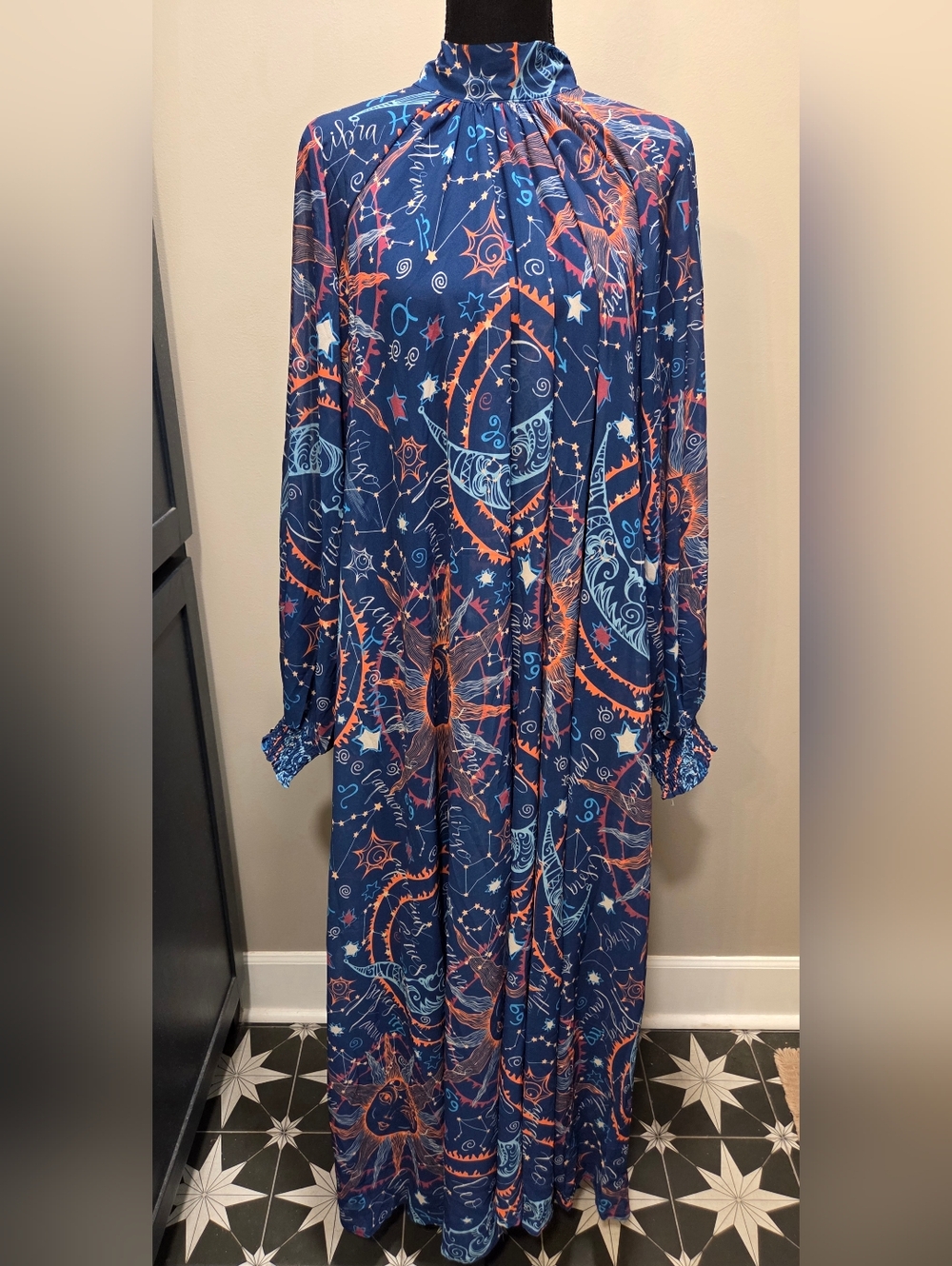 Aura Zodiac Celestial Maxi Dress M NWT